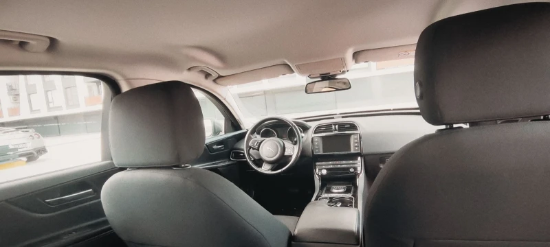Jaguar XE 20d pure, снимка 6 - Автомобили и джипове - 52370324