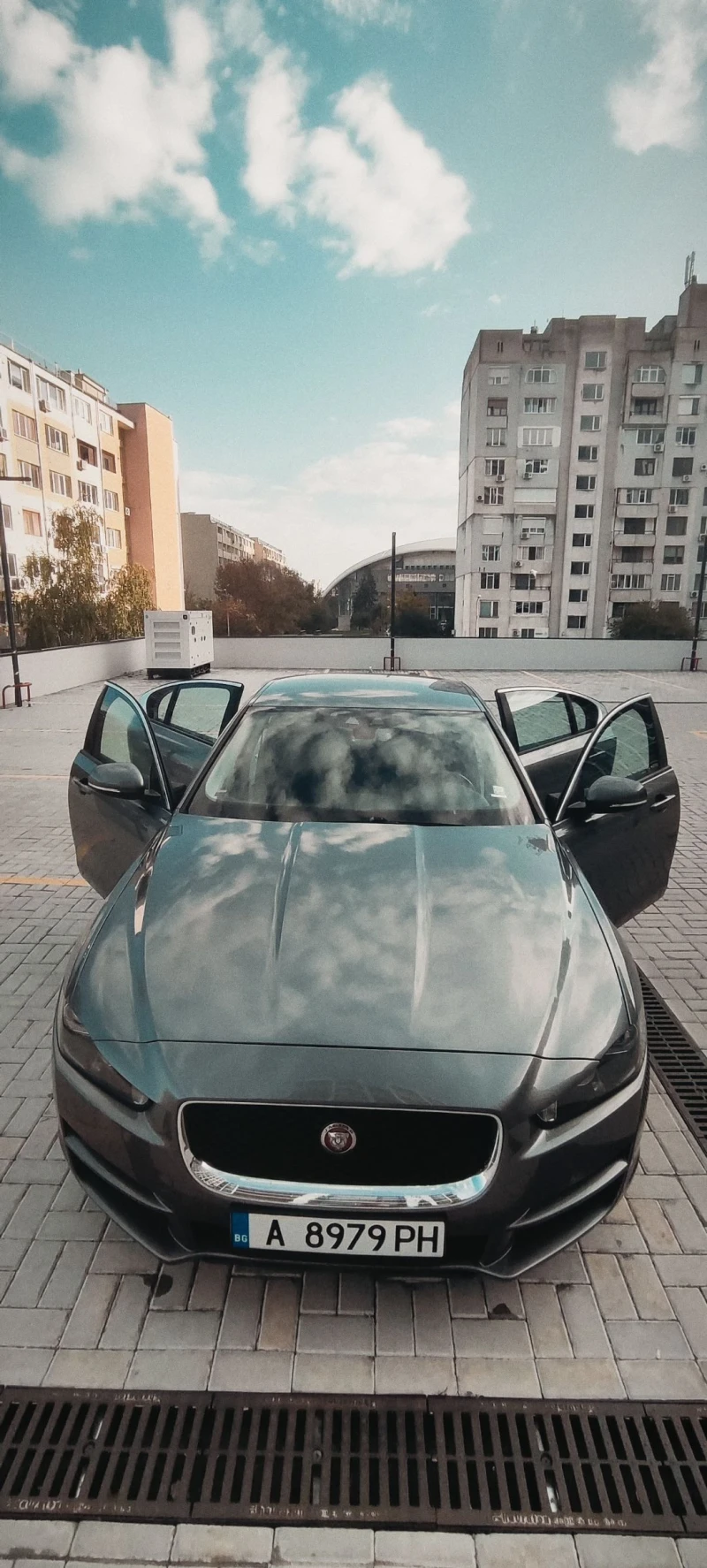 Jaguar XE 20d pure, снимка 9 - Автомобили и джипове - 52370324