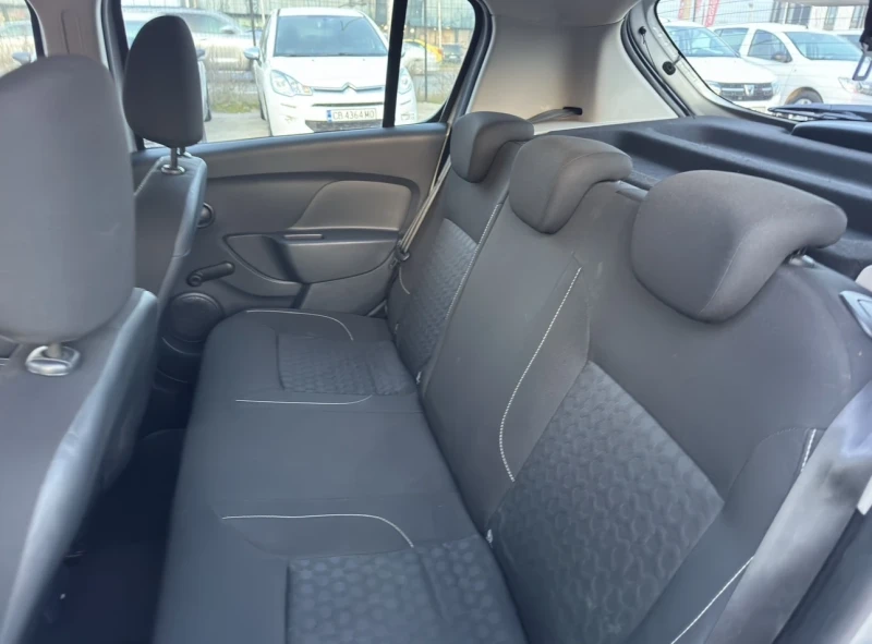 Dacia Sandero ДИЗЕЛ / КАСКО / НОВИ ЗИМНИ ГУМИ/КЛИМАТИК/ТЕГЛИЧ, снимка 15 - Автомобили и джипове - 52841484