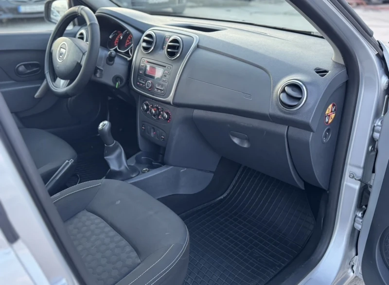 Dacia Sandero ДИЗЕЛ / КАСКО / НОВИ ЗИМНИ ГУМИ/КЛИМАТИК/ТЕГЛИЧ, снимка 11 - Автомобили и джипове - 52841484