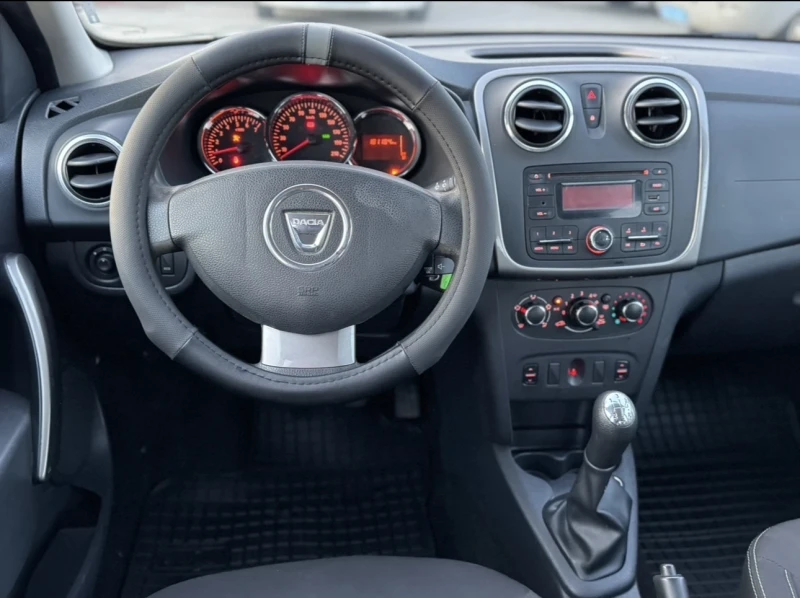 Dacia Sandero ДИЗЕЛ / КАСКО / НОВИ ЗИМНИ ГУМИ/КЛИМАТИК/ТЕГЛИЧ, снимка 10 - Автомобили и джипове - 52841484