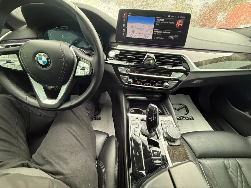 BMW 530 HUD* INDIVIDUAL* MPACK* XDRIVE* , снимка 15 - Автомобили и джипове - 53413920