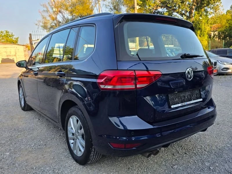 VW Touran 2.0TDI 150K.C. / АВТОМАТ / НАВИ / КАР ПЛЕЙ , снимка 3 - Автомобили и джипове - 55633682