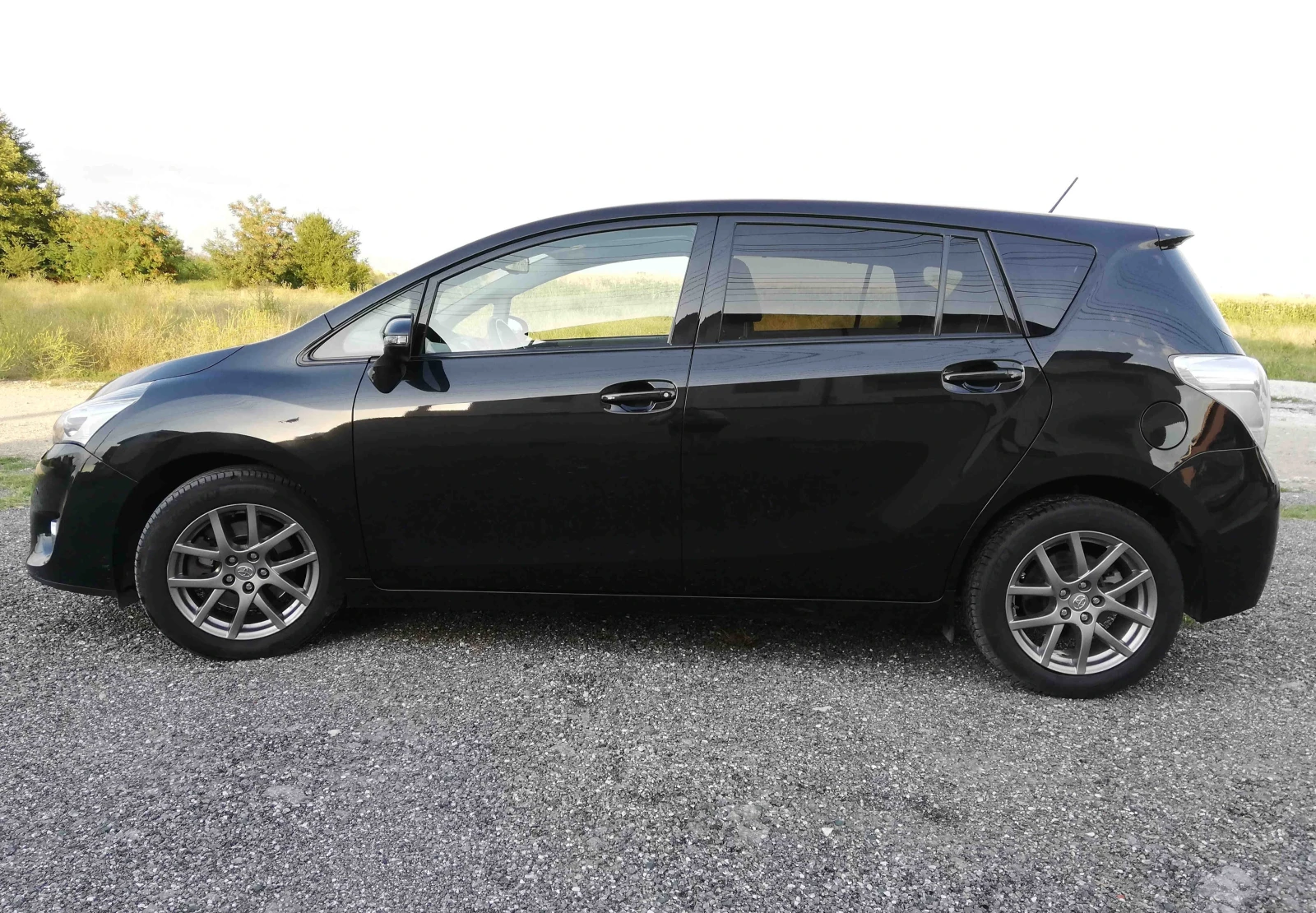 Toyota Verso 2.2 DCAT - изображение 5