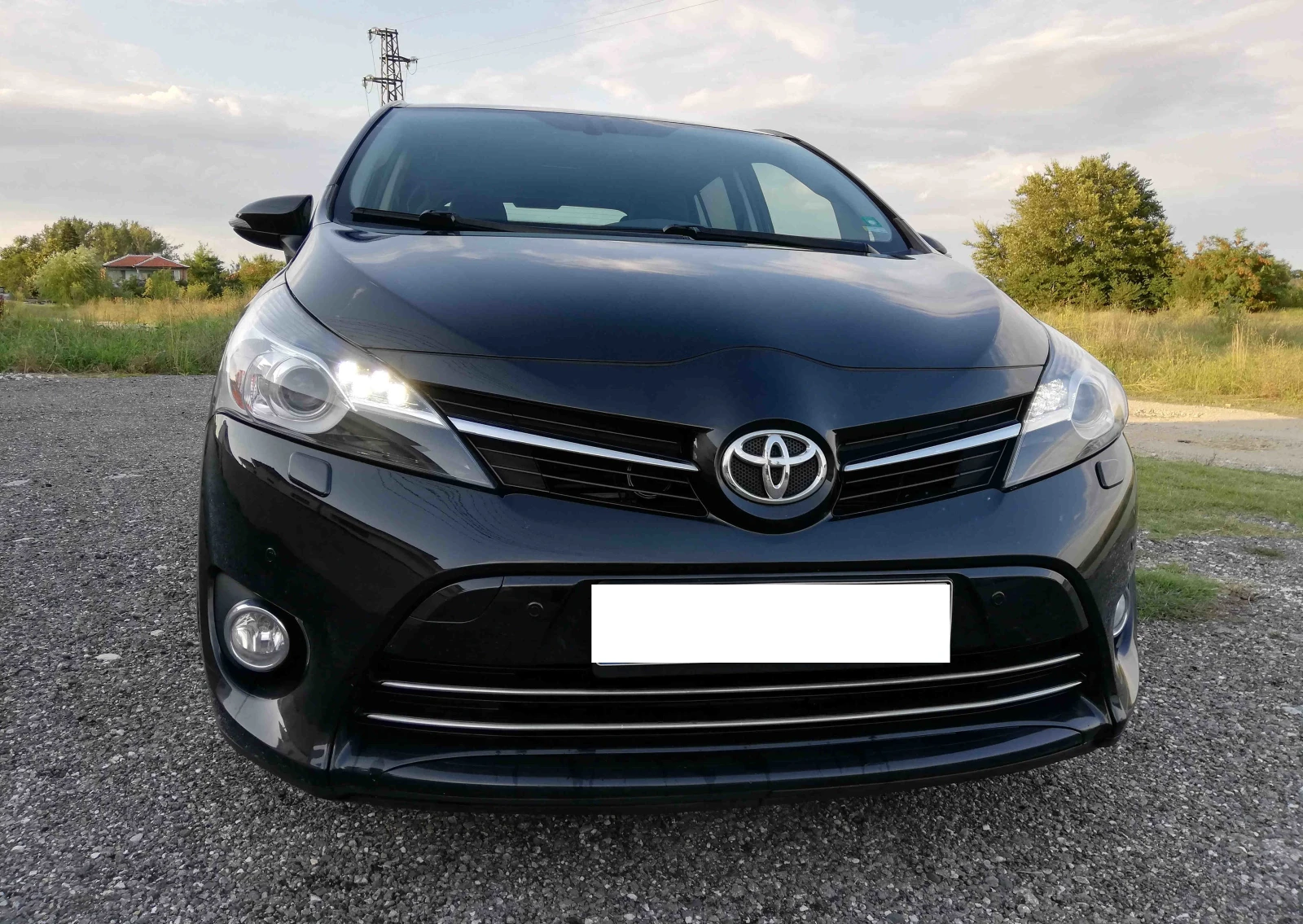 Toyota Verso 2.2 DCAT - изображение 2