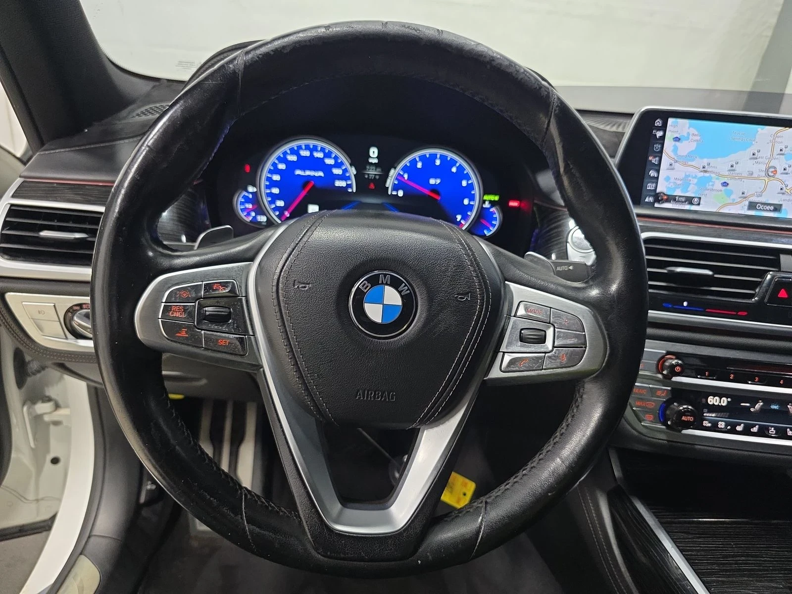BMW 750  - изображение 8