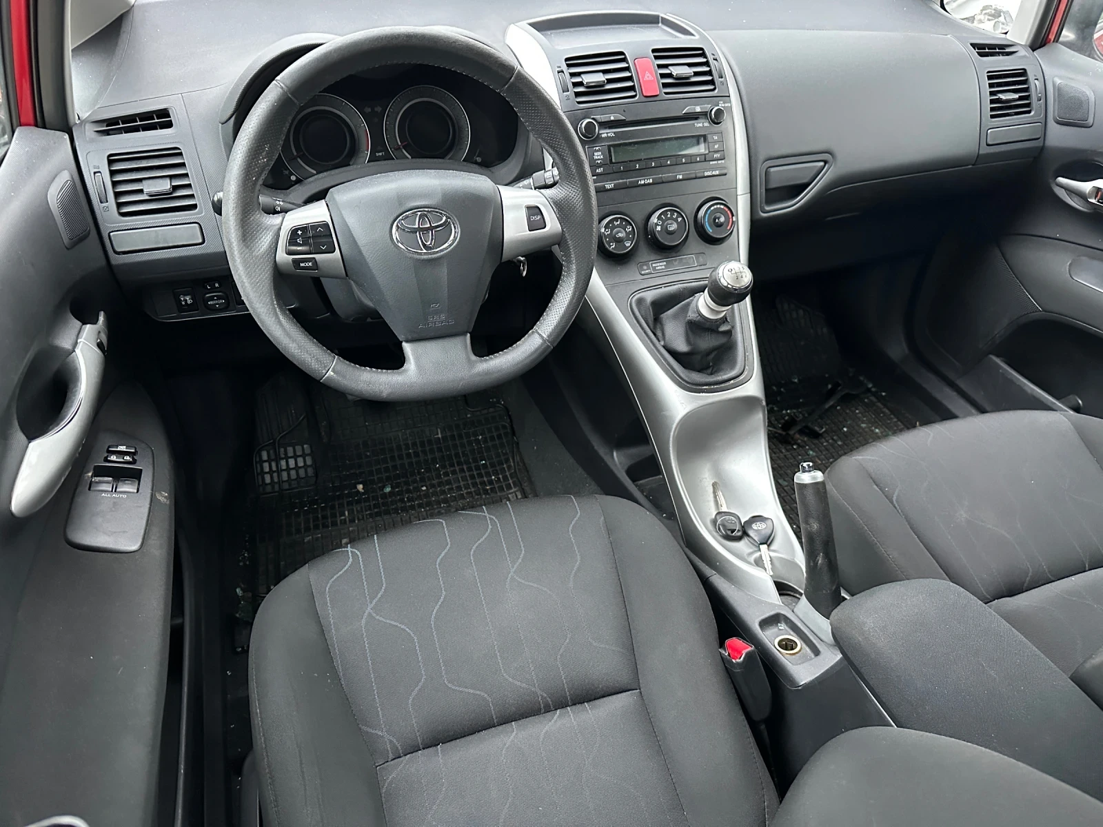 Toyota Auris 1.4 d4d 90 кс На части! - изображение 6