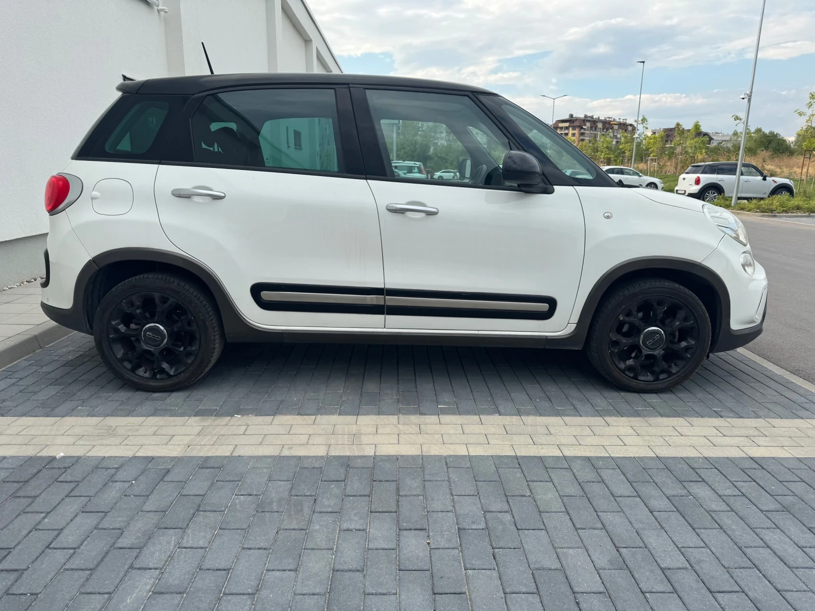 Fiat 500L 107 хил км! / Панорама / 0.9i - 105ps / 6-скорости - изображение 4