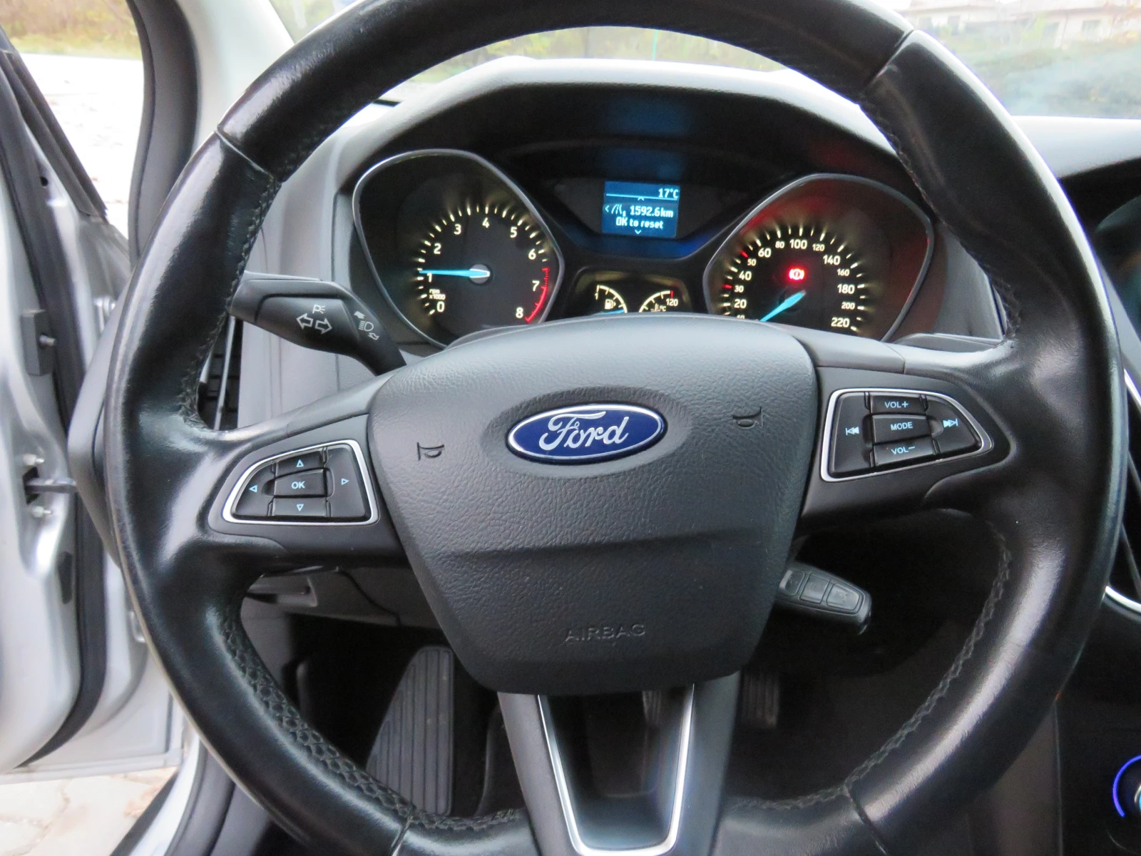Ford Focus * 100.    * * *  | Mobile.bg   16