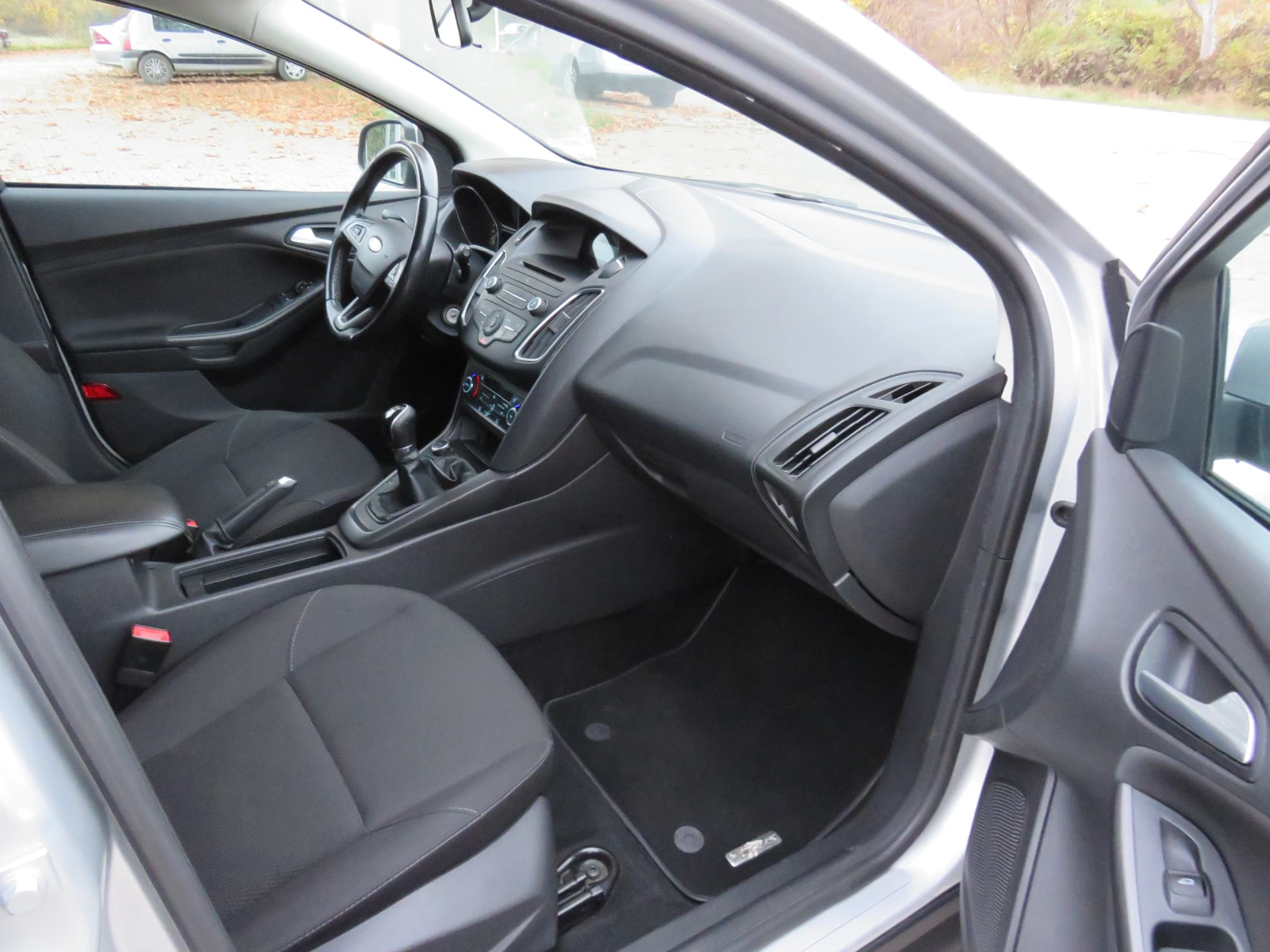 Ford Focus * 100.    * * *  | Mobile.bg   12