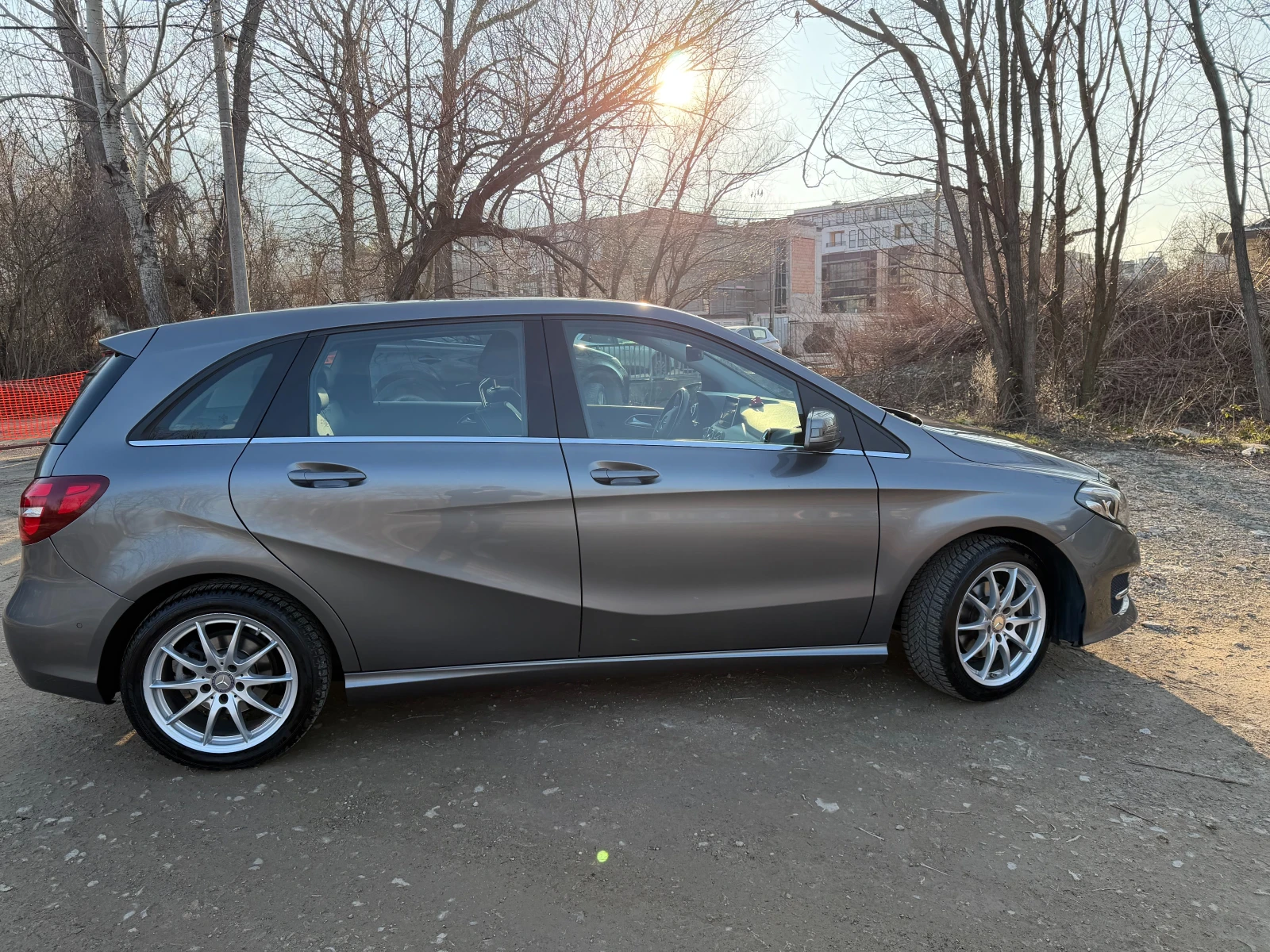 Mercedes-Benz B 180, снимка 9 - Автомобили и джипове - 53737742