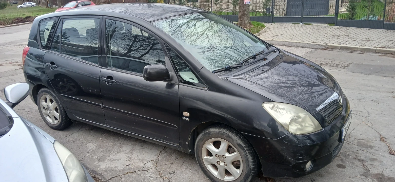 Toyota Corolla verso VVT-i, снимка 2 - Автомобили и джипове - 54140815