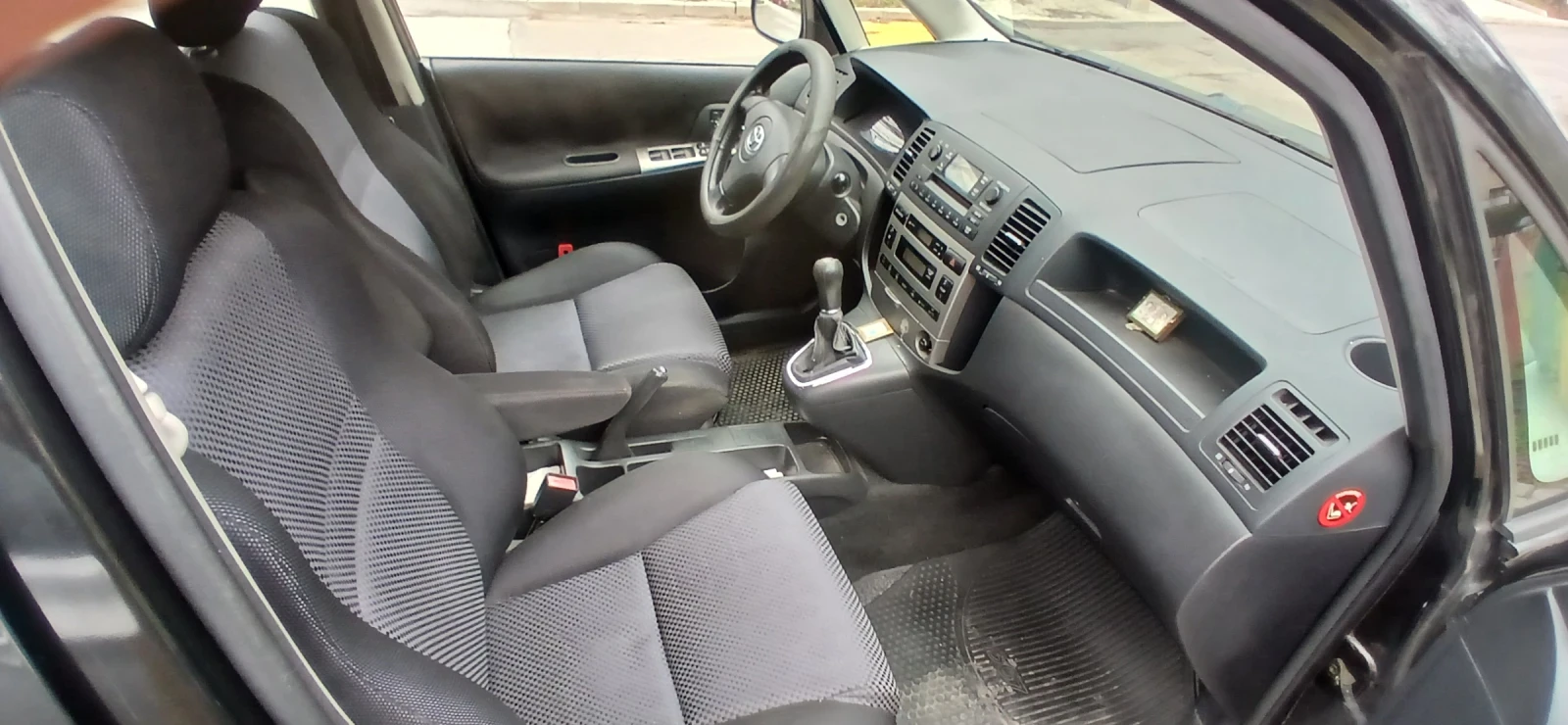 Toyota Corolla verso VVT-i, снимка 12 - Автомобили и джипове - 54140815