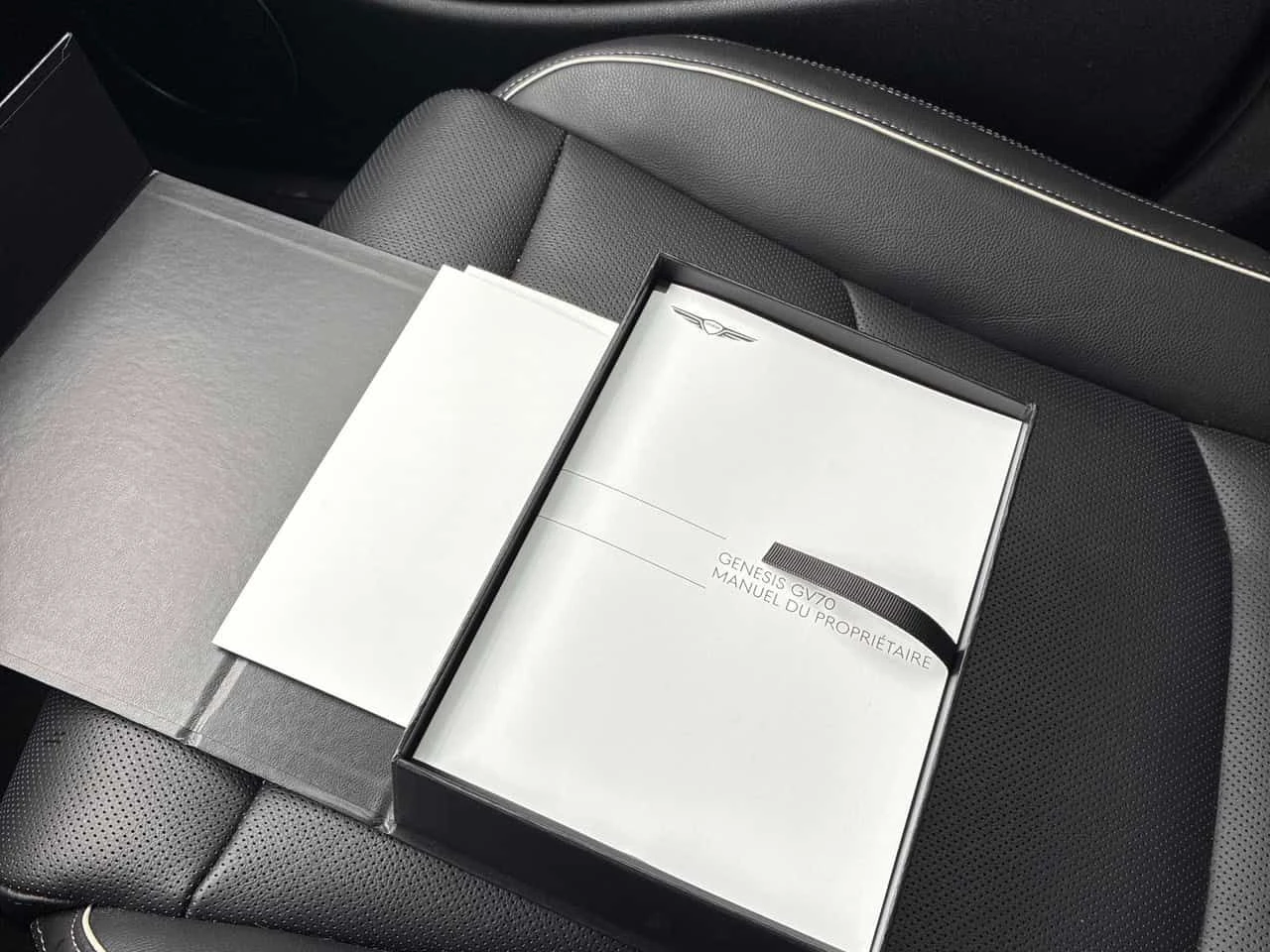 Genesis GV70 * 2.5T Advanced * DISTRONIC* AMBIENT* OБДУХВАНЕ* , снимка 12 - Автомобили и джипове - 54385990