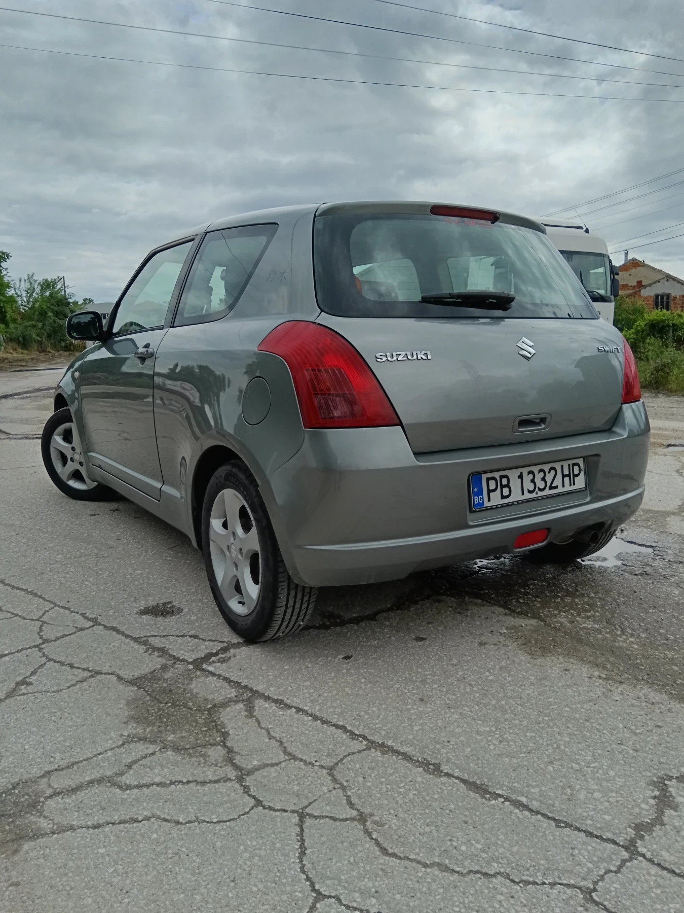 Suzuki Swift 1.3i газ климатик , снимка 9 - Автомобили и джипове - 54650126