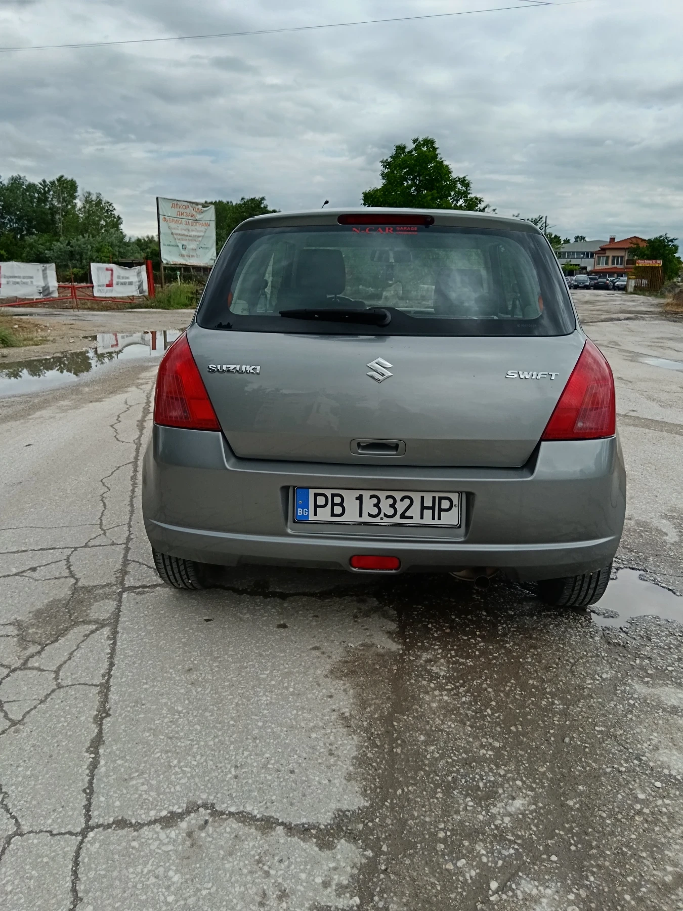 Suzuki Swift 1.3i газ климатик , снимка 10 - Автомобили и джипове - 54650126