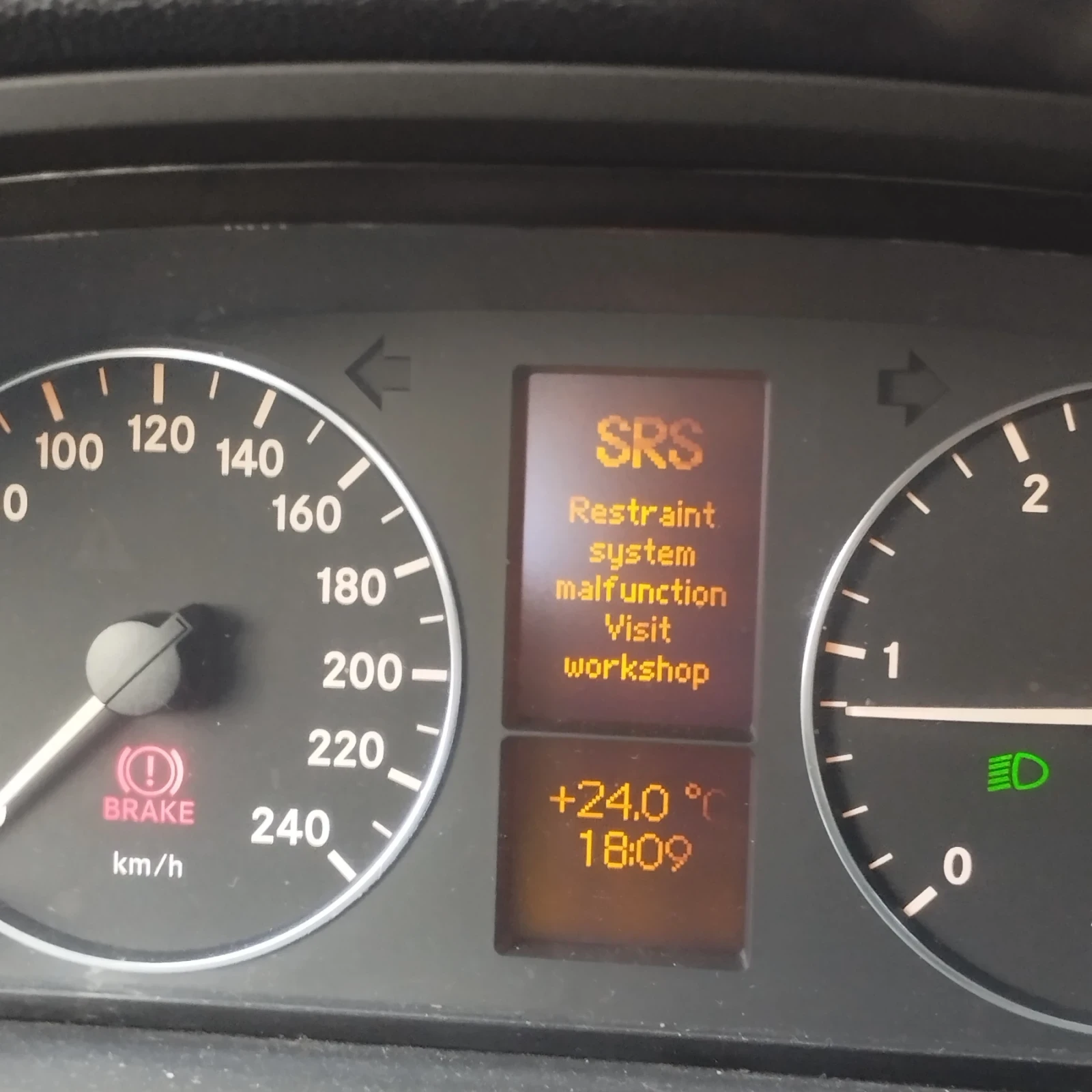 Mercedes-Benz A 180, снимка 6 - Автомобили и джипове - 54729378