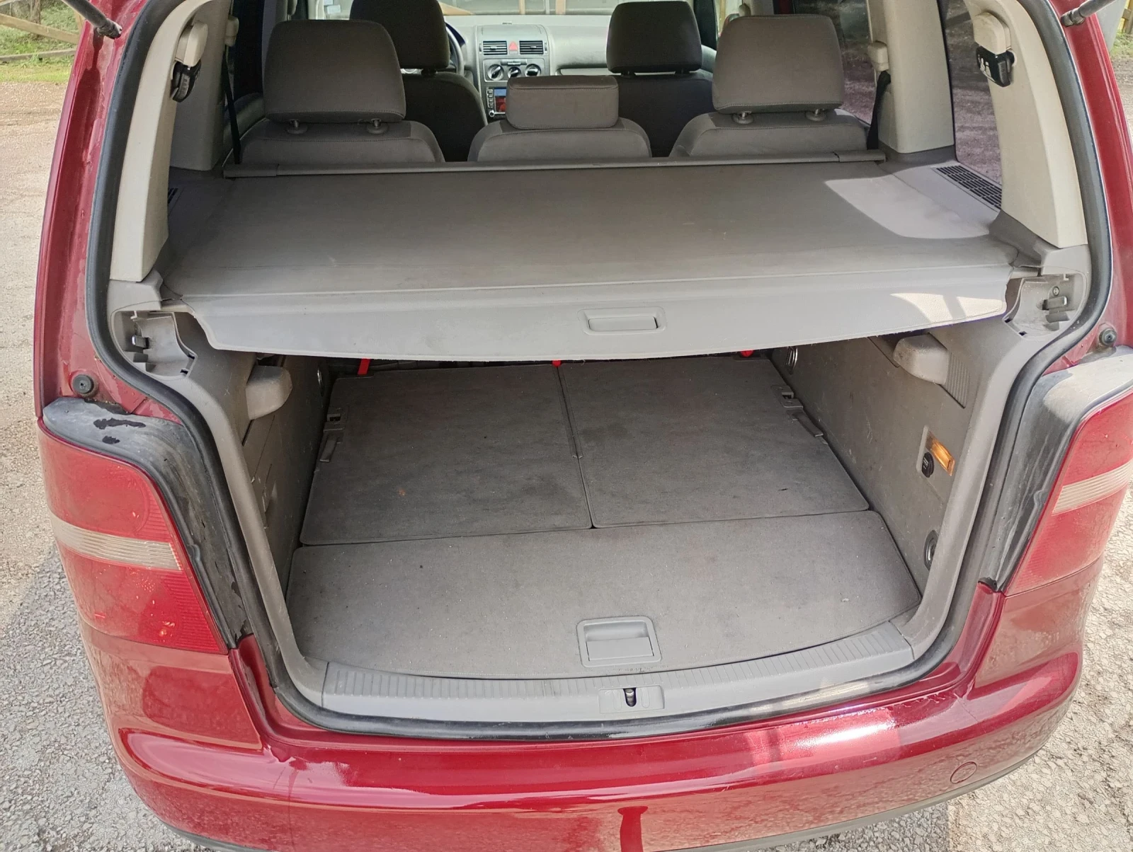 VW Touran, снимка 8 - Автомобили и джипове - 54869919