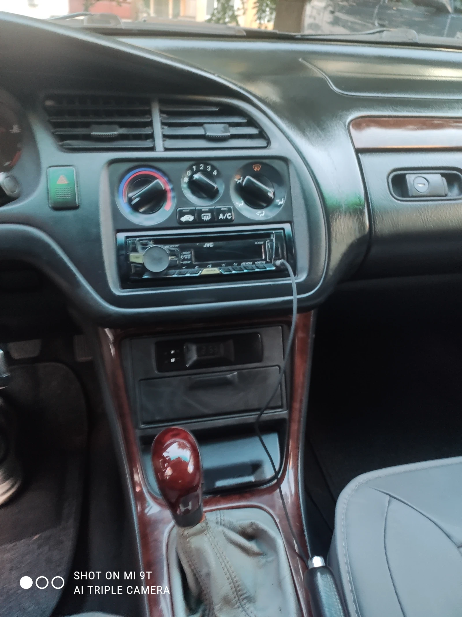 Honda Accord 1.8i 136ps, снимка 14 - Автомобили и джипове - 54962775
