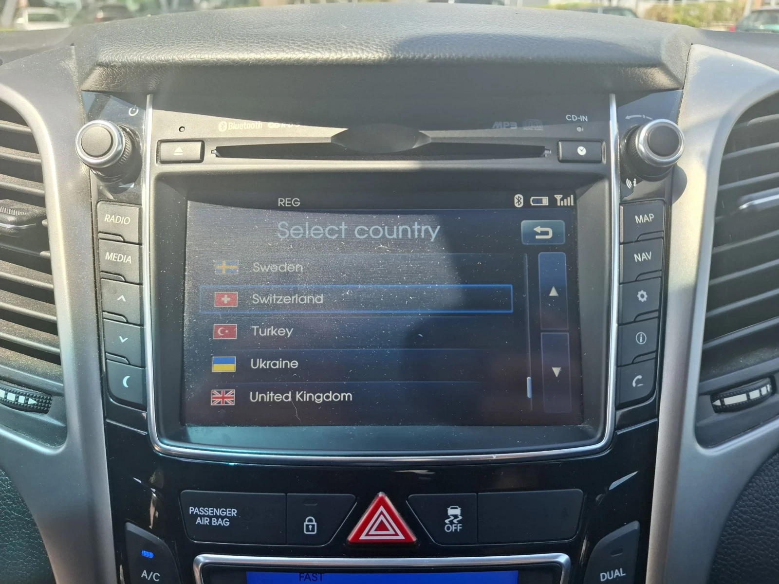 Hyundai I30 1.6, снимка 11 - Автомобили и джипове - 55221670