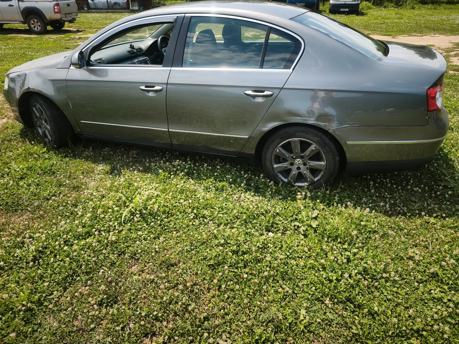VW Passat 2.0 TDI, снимка 5 - Автомобили и джипове - 55357435