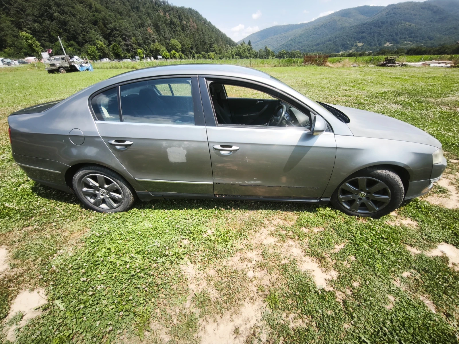 VW Passat 2.0 TDI, снимка 2 - Автомобили и джипове - 55357435