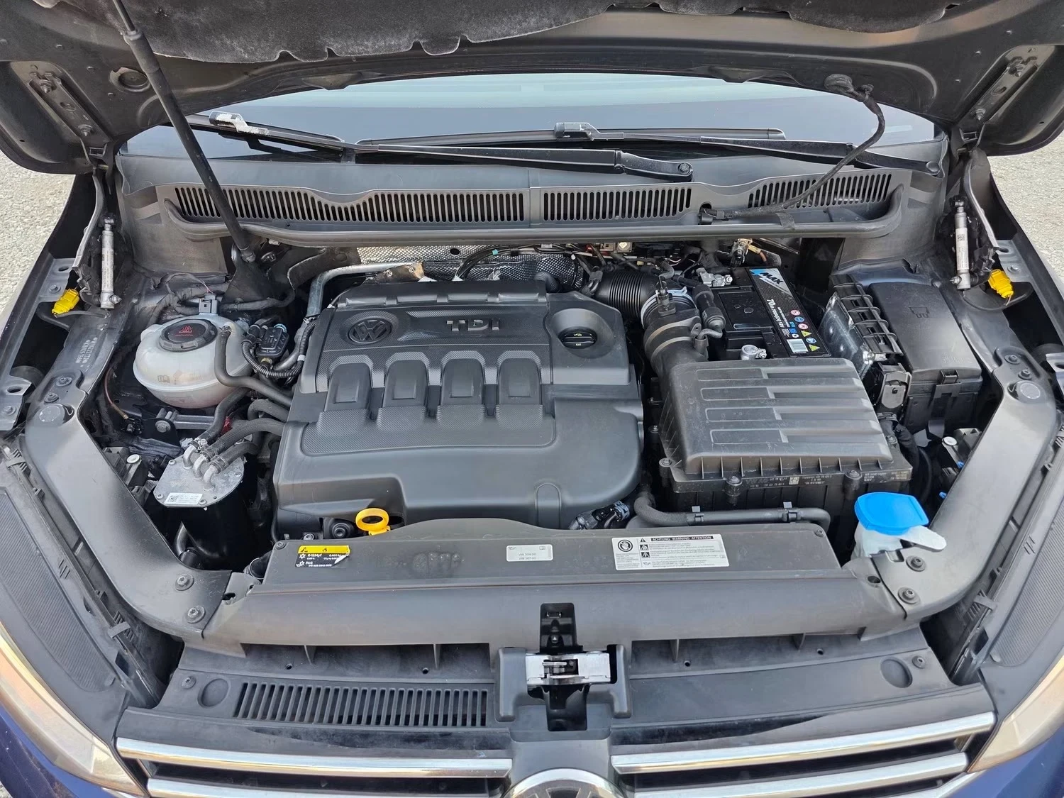 VW Touran 2.0TDI 150K.C. / АВТОМАТ / НАВИ / КАР ПЛЕЙ , снимка 16 - Автомобили и джипове - 55633682