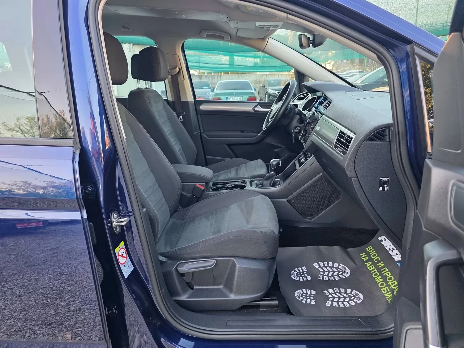 VW Touran 2.0TDI 150K.C. / АВТОМАТ / НАВИ / КАР ПЛЕЙ , снимка 10 - Автомобили и джипове - 55633682