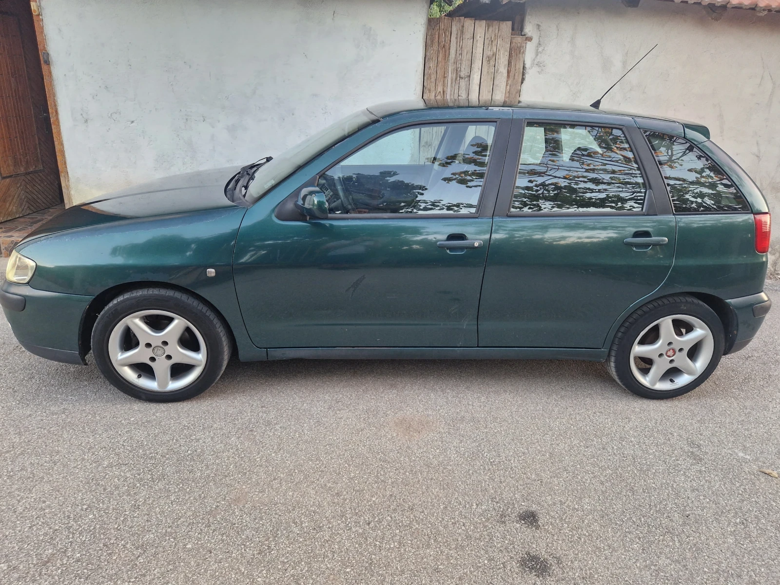 Seat Ibiza 1.4 MPI, снимка 2 - Автомобили и джипове - 55683615
