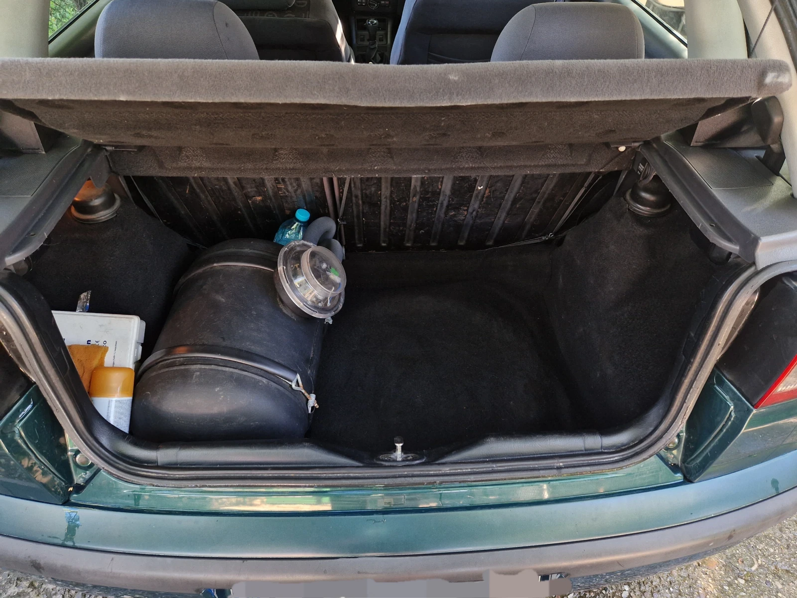 Seat Ibiza 1.4 MPI, снимка 10 - Автомобили и джипове - 55683615