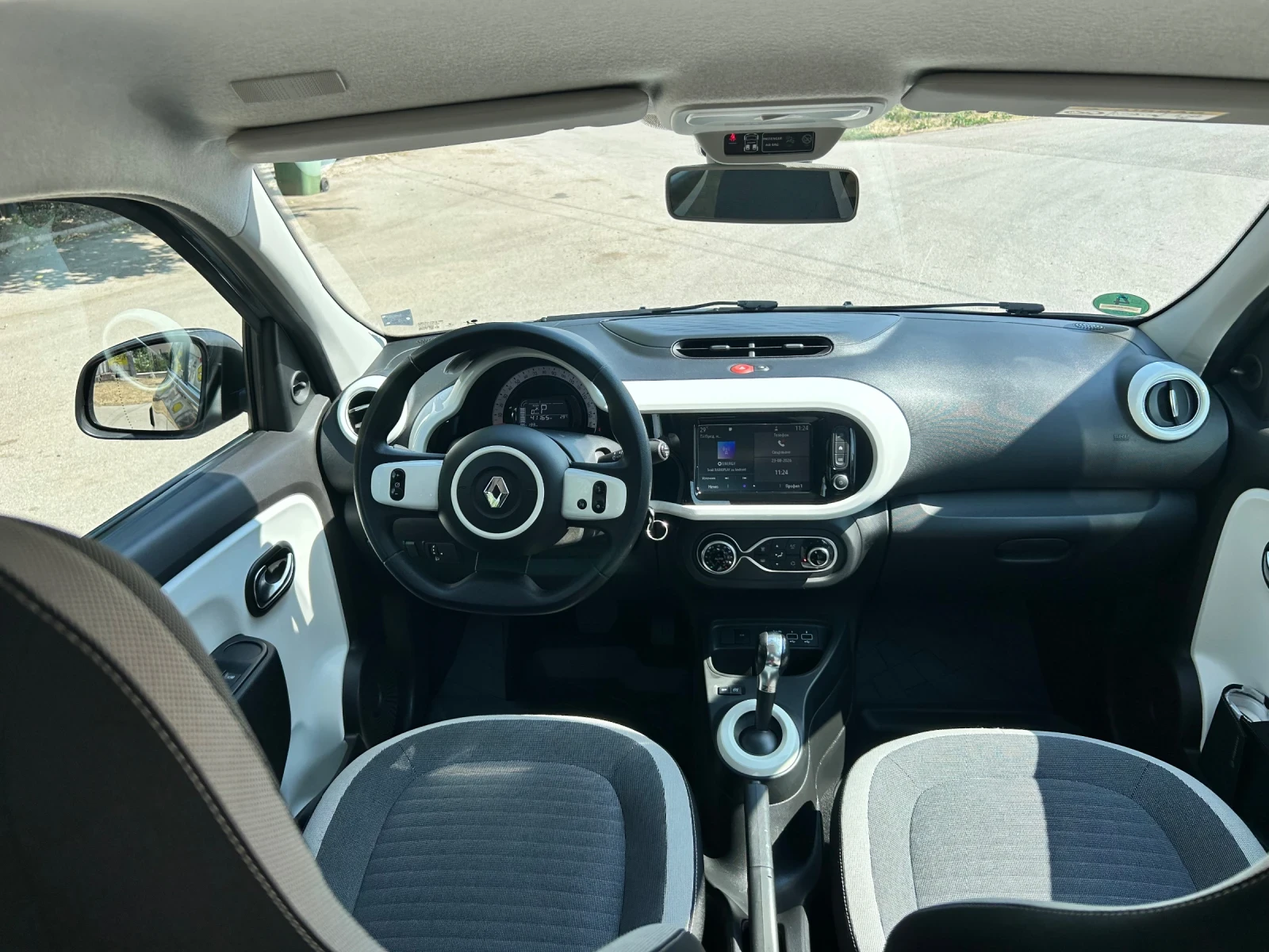Renault Twingo ZE/ELECTRIC 2022, снимка 13 - Автомобили и джипове - 56004895