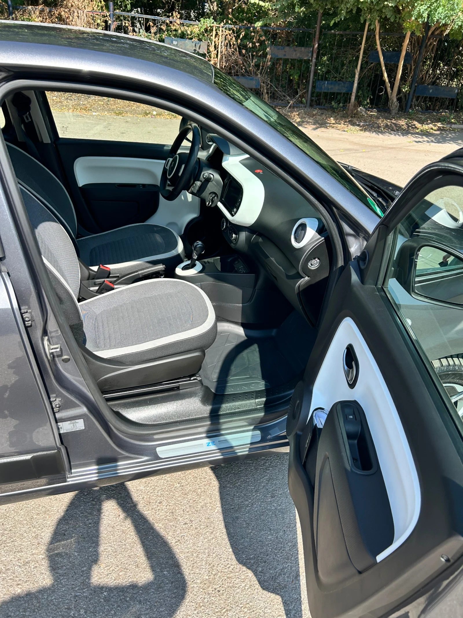 Renault Twingo ZE/ELECTRIC 2022, снимка 12 - Автомобили и джипове - 56004895