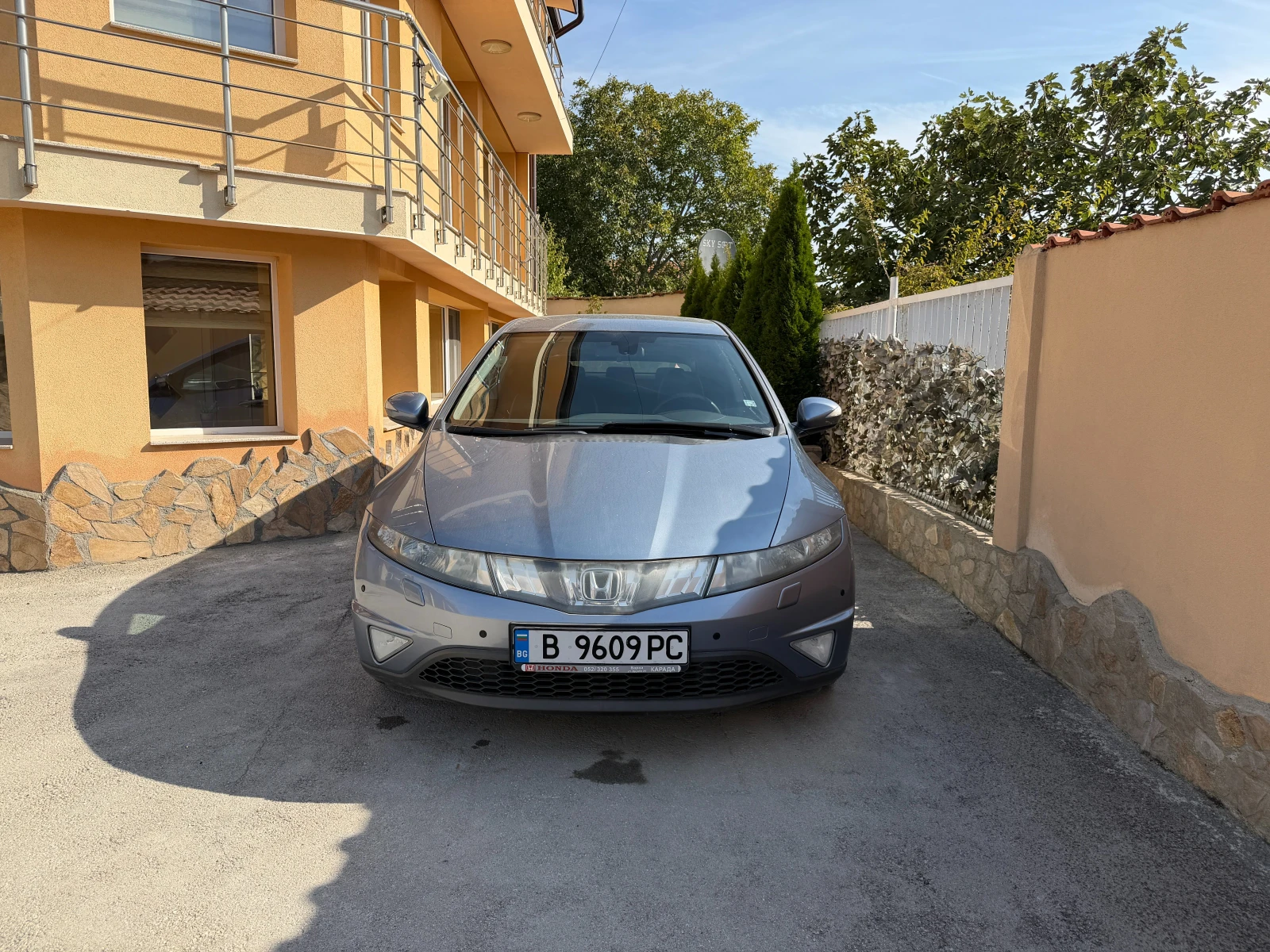 Honda Civic 8, снимка 2 - Автомобили и джипове - 56410326