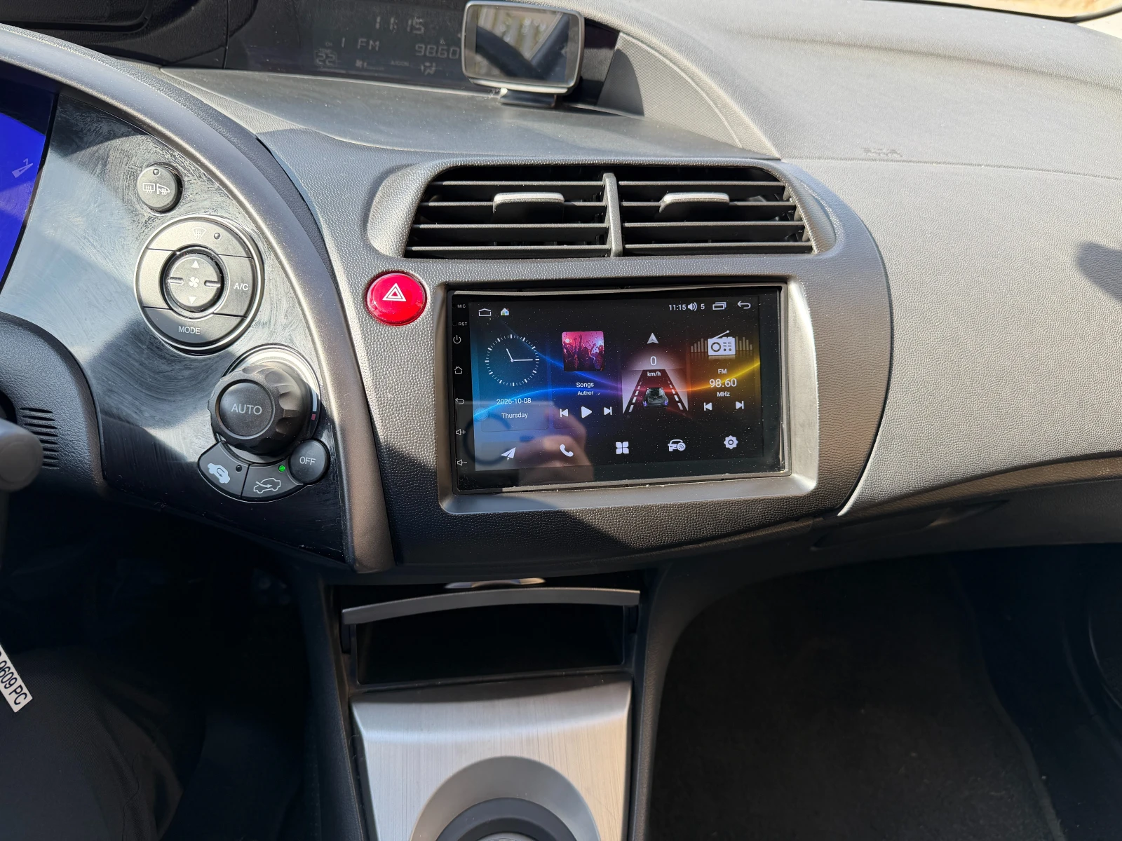 Honda Civic 8, снимка 6 - Автомобили и джипове - 56410326
