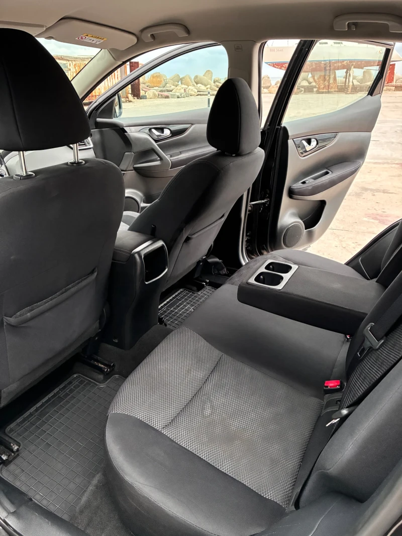 Nissan Qashqai, снимка 8 - Автомобили и джипове - 51920206