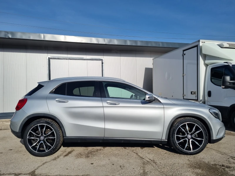Mercedes-Benz GLA 220 4matic, снимка 5 - Автомобили и джипове - 52638935