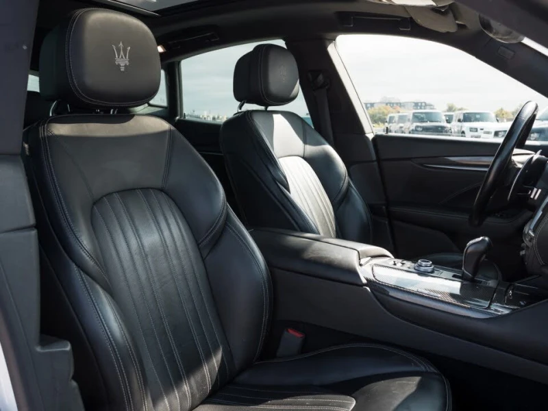 Maserati Levante S GRANLUSSO 424 HP* HARMAN* PANO* БЯЛА ПЕРЛА, снимка 10 - Автомобили и джипове - 53373176
