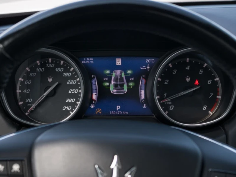 Maserati Levante S GRANLUSSO 424 HP* HARMAN* PANO* БЯЛА ПЕРЛА, снимка 8 - Автомобили и джипове - 53373176