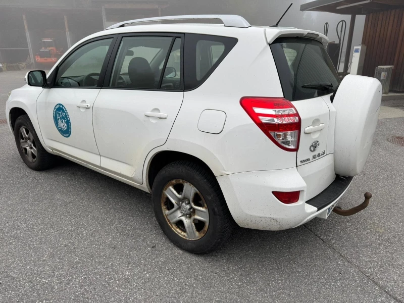 Toyota Rav4 2.2 Diesel 110kW Климатик, снимка 3 - Автомобили и джипове - 53514790