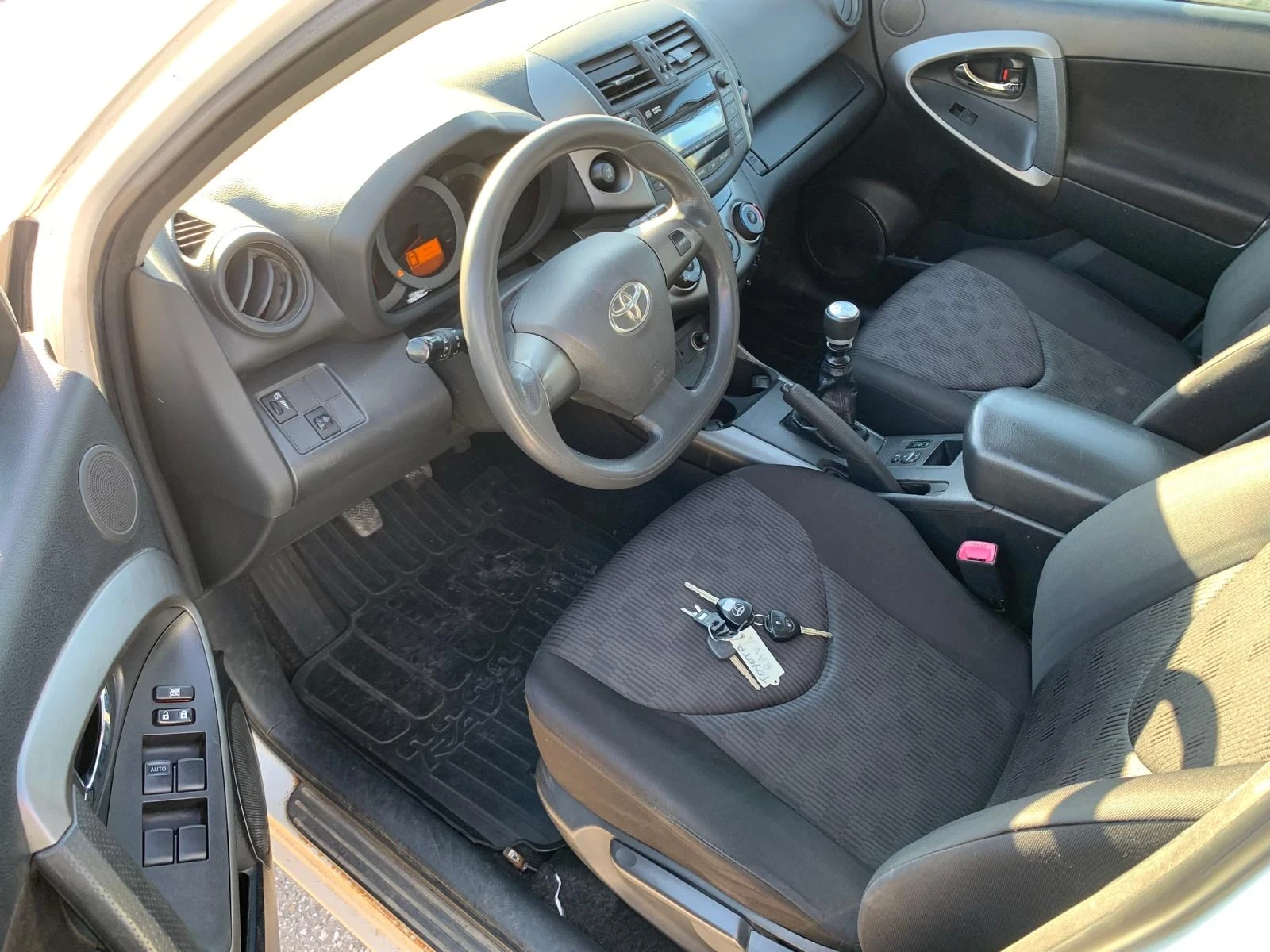 Toyota Rav4 2.2 Diesel 110kW Климатик, снимка 13 - Автомобили и джипове - 53514790