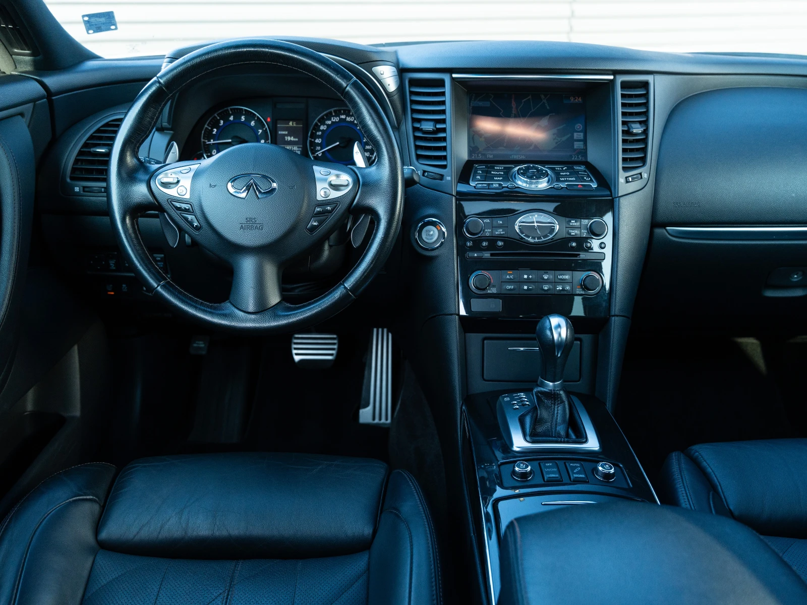 Infiniti QX70 S Premium - изображение 8