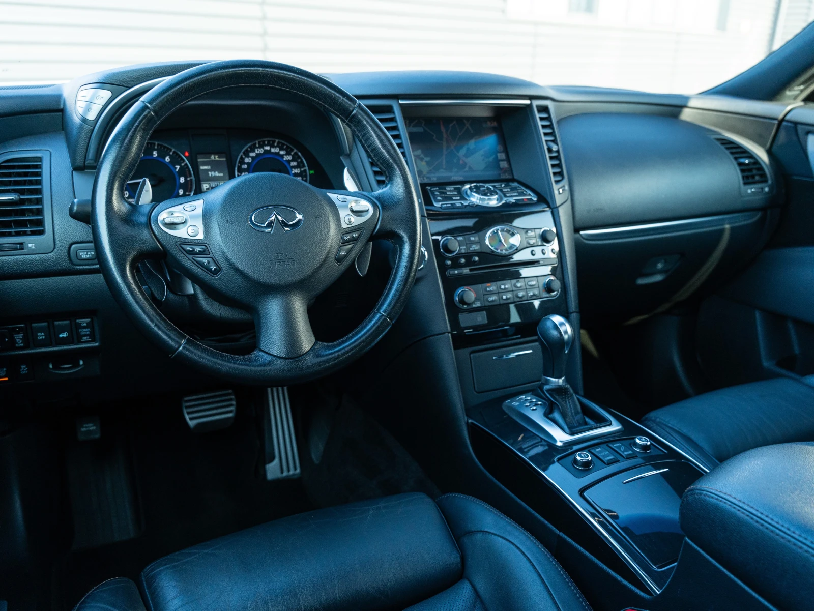 Infiniti QX70 S Premium - изображение 6