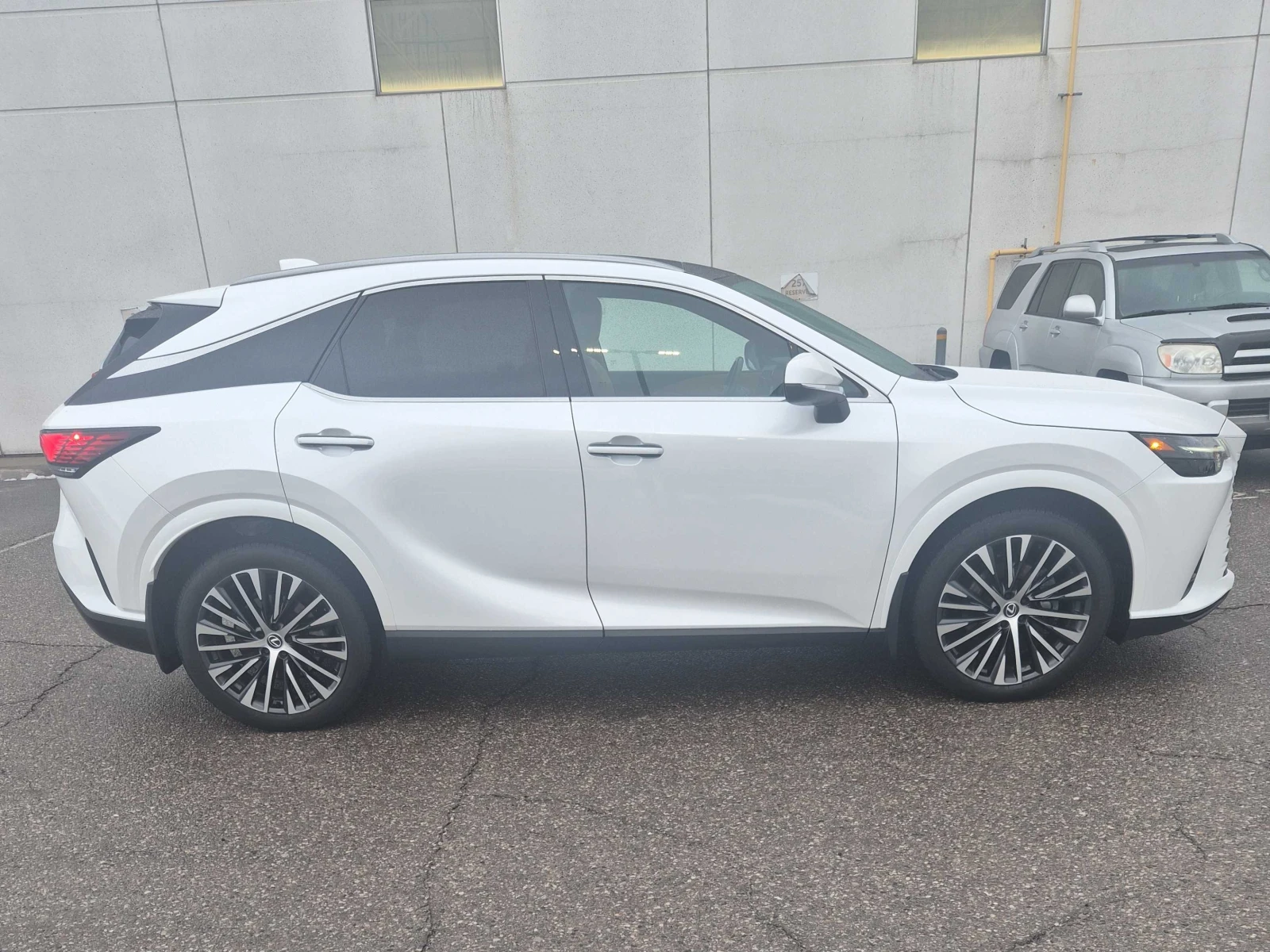 Lexus RX 350h * * CARFAX * * АВТО КРЕДИТ * * , снимка 5 - Автомобили и джипове - 53936855