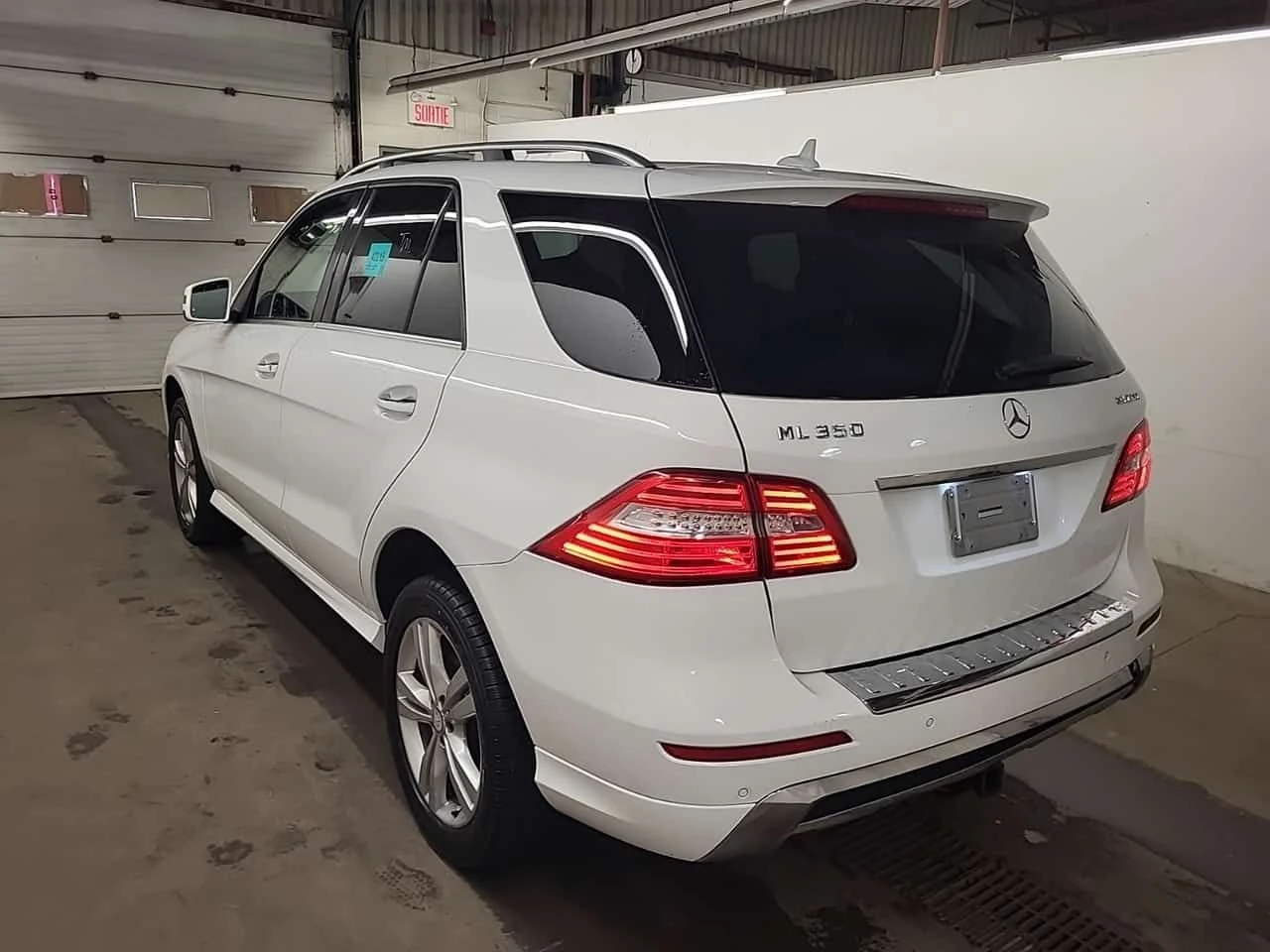 Mercedes-Benz ML 350 * BLUETEC* ПОДГРЕВ* ПАНОРАМА* 360* + ГУМИ, снимка 4 - Автомобили и джипове - 54057031