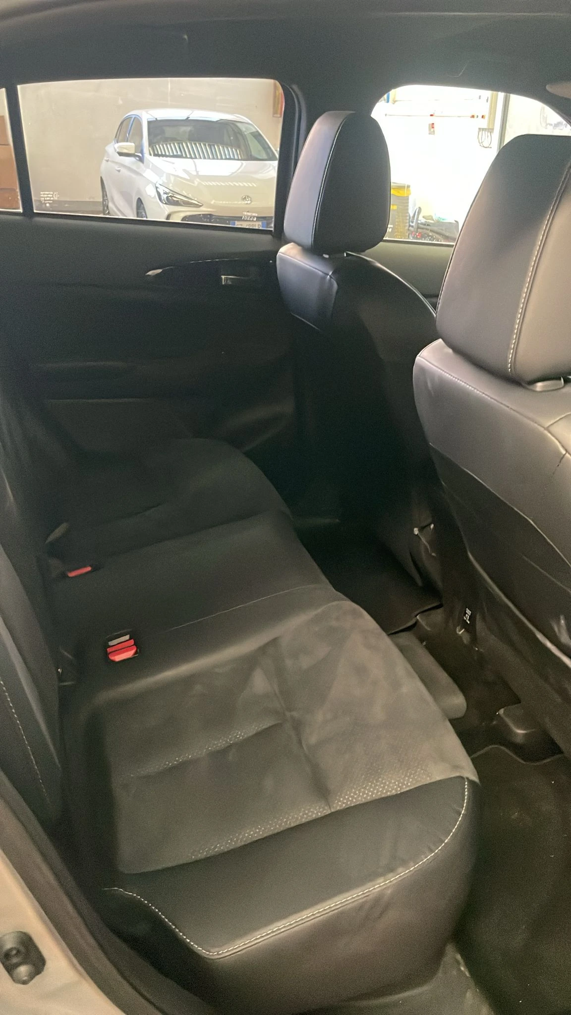 Mitsubishi Eclipse Cross 2.4 Plugin, снимка 4 - Автомобили и джипове - 54918851
