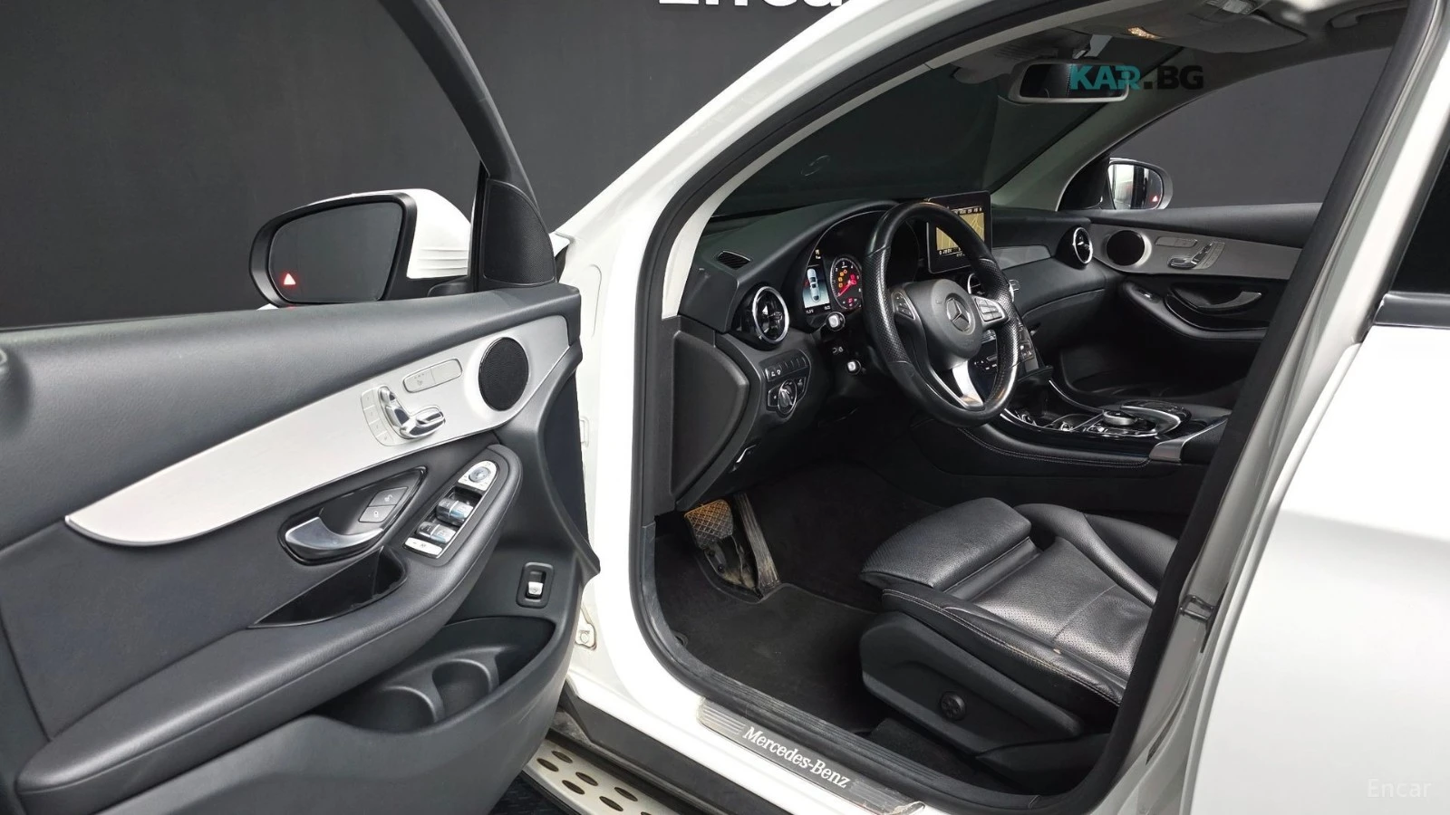 Mercedes-Benz GLC 220 D* 4MATIC* COUPE* HUD* 360* ПАНО, снимка 10 - Автомобили и джипове - 55342474