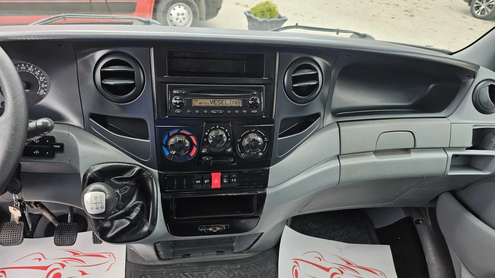 Iveco Daily 35C15 3.0D 6SP CH-3.5т N1-БЛОКАЖ-ПЪЛНА ИСТ-ЛИЗИНГ, снимка 10 - Бусове и автобуси - 54639102