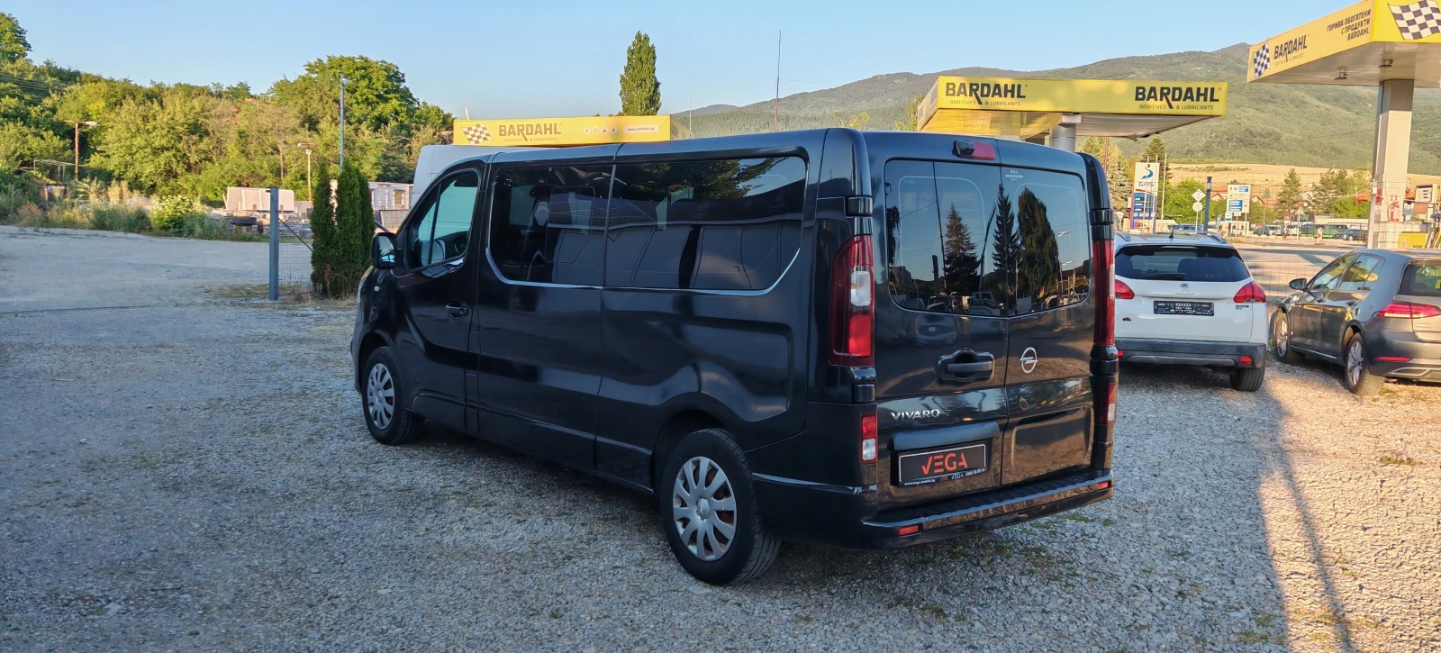 Opel Vivaro 9 mesta 1.6D, снимка 7 - Бусове и автобуси - 55549570