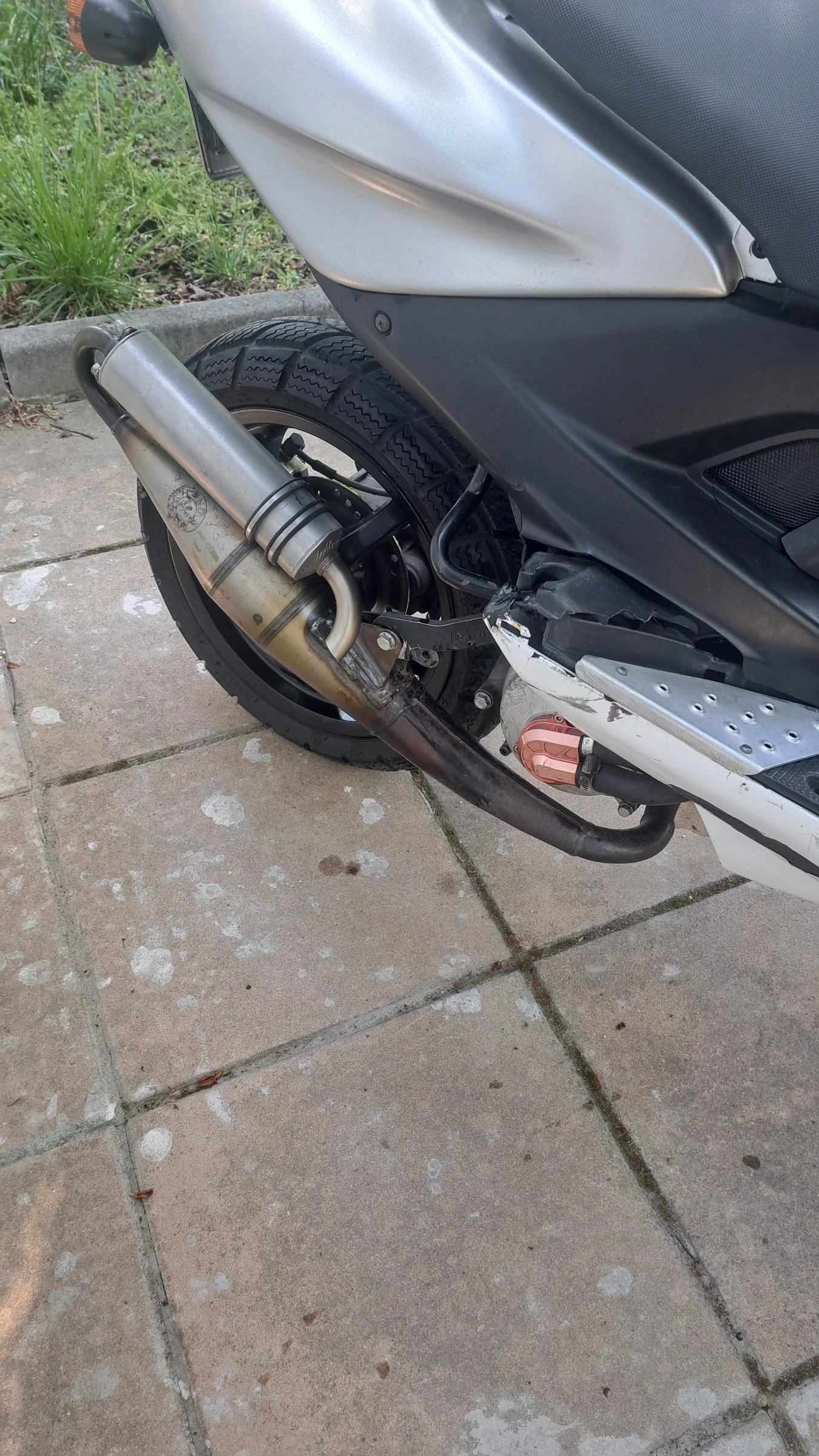 Yamaha Aerox 70кубика - изображение 4