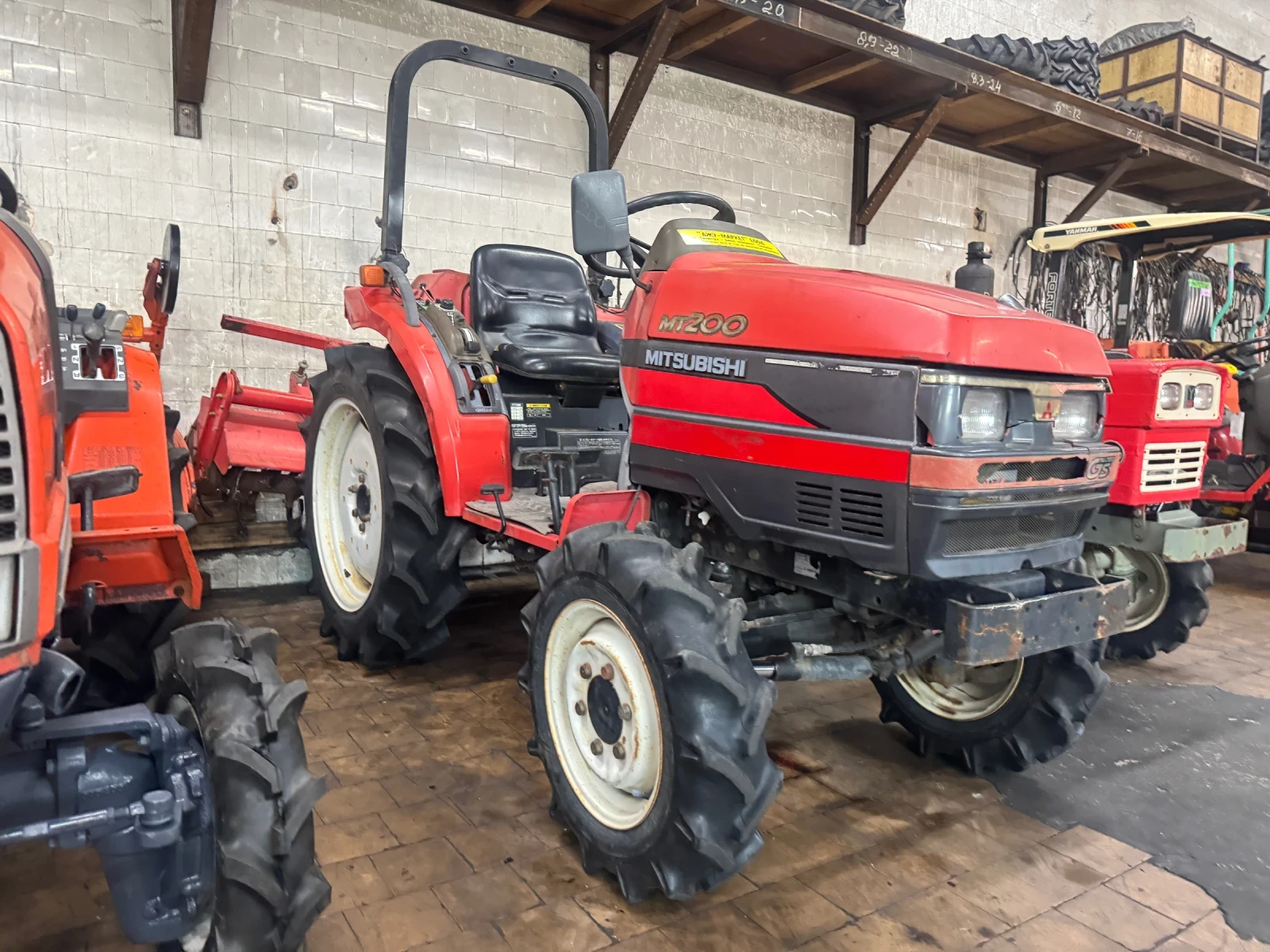 Трактор Mitsubishi MT200D - изображение 2